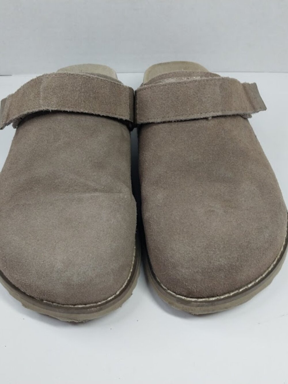 Cushionaire Womens Size 9 Boulder Genuine Suede Memory Foam Swivel Strap Clogs - Picture 2 of 13